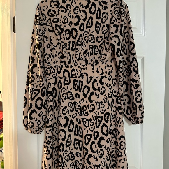 Socialite Leopard Cheetah Animal Print Long Sleeve Dress Womens Medium NEW - Picture 6 of 8